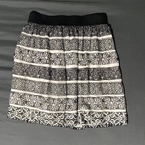 White House Black Market Skirt. Black and White. Size Small